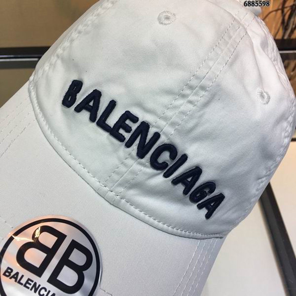Ba*len*cia*ga hat